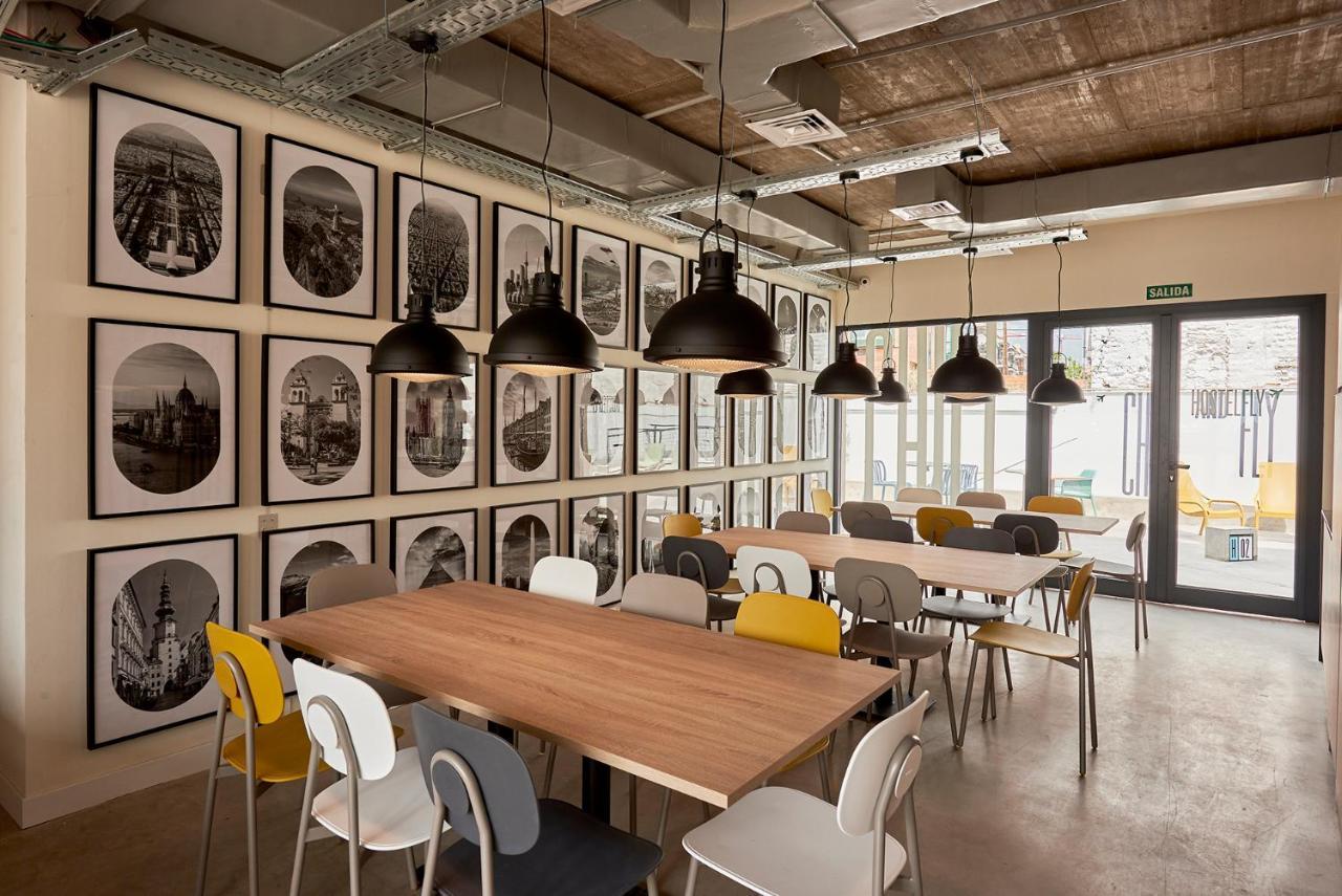 Hostelfly Madrid Exterior photo