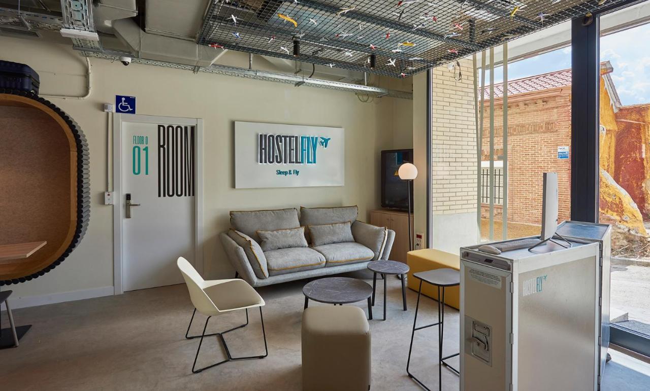 Hostelfly Madrid Exterior photo